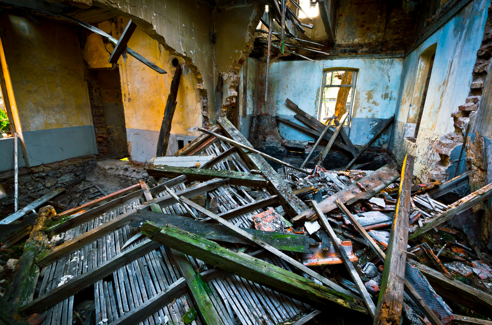 What Steps Should Pennsylvania & New Jersey Homeowners Take After Storm or Water Damage? Learn how to protect your insurance claim & property.